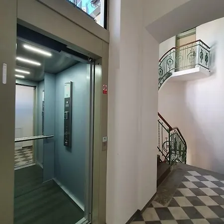 Апартаменты Spacious Luxury In The Center *