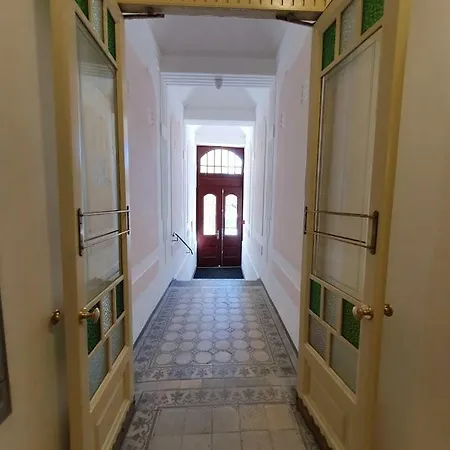 Апартаменты Spacious Luxury In The Center